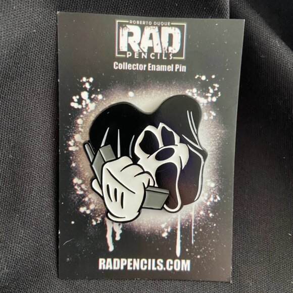 T-Shirt Collector Enamel Pin + Vinyl Sticker Mickey Ghostface Disney Halloween - Picture 9 of 11